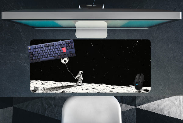 LITTLE WORLD Desk Pad